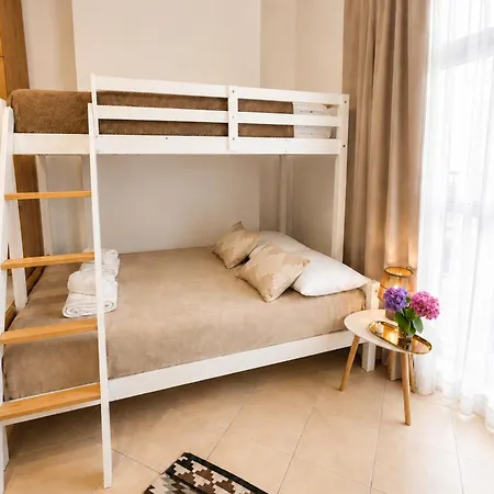 Compact With Sunset View - Sleeps 3 Tirana